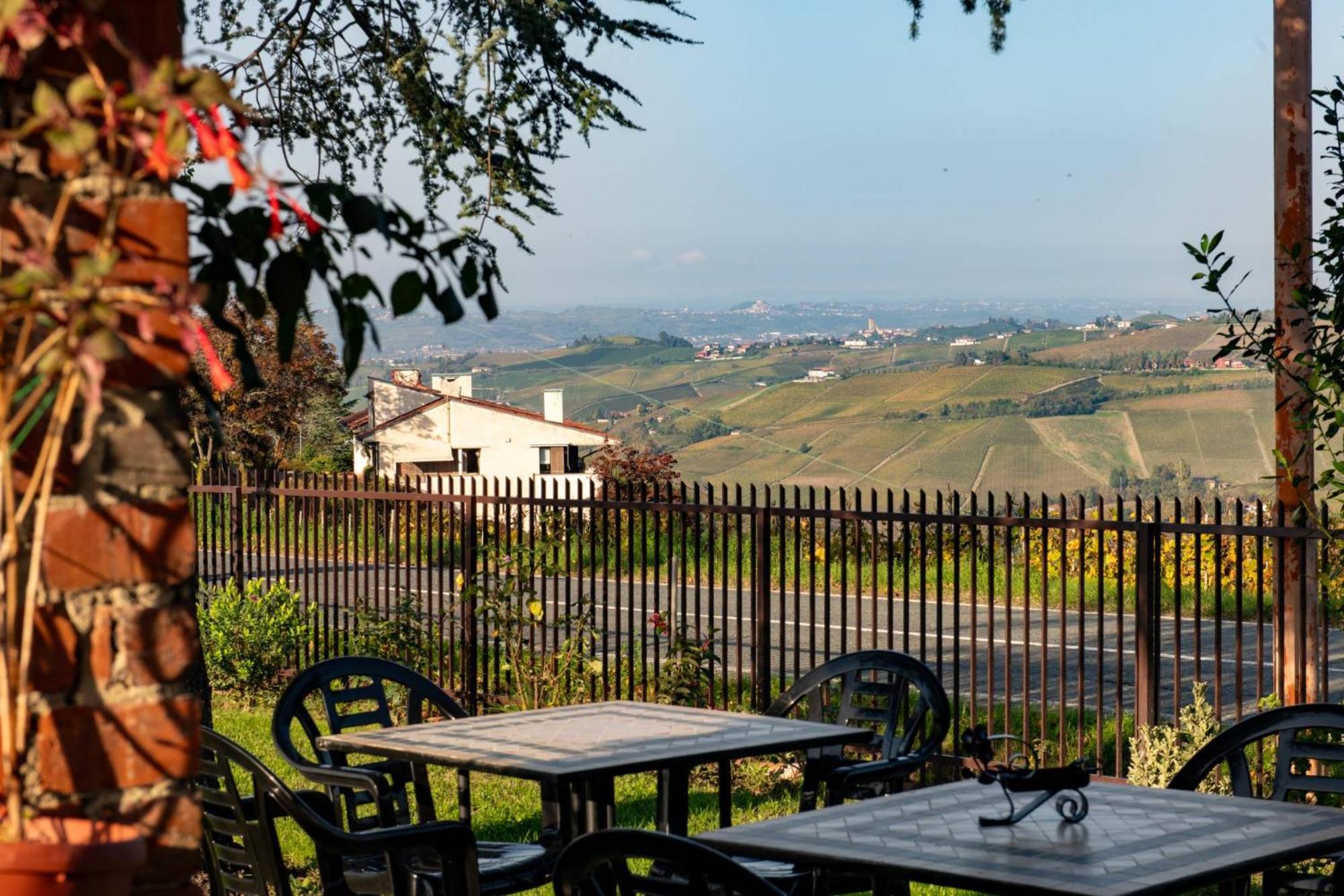 Casa Rubbo - Appartamento In Collina 'Monviso' Alba  Exterior photo